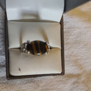 New women's brown size 8 ring